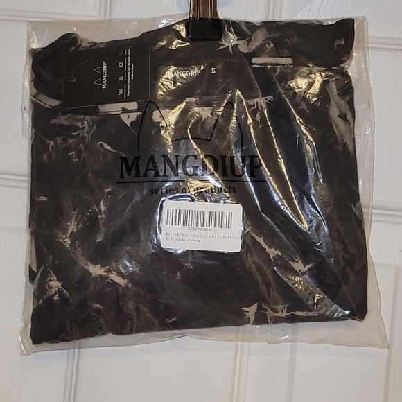 2 bodysuits - Picture 3 of 3